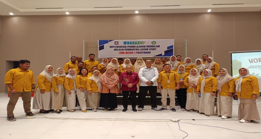 Hari Pertama Workshop Deep Learning di Amaris: SMKN 1 Paguyaman Cetak Sejarah Penguatan Mutu Pembelajaran